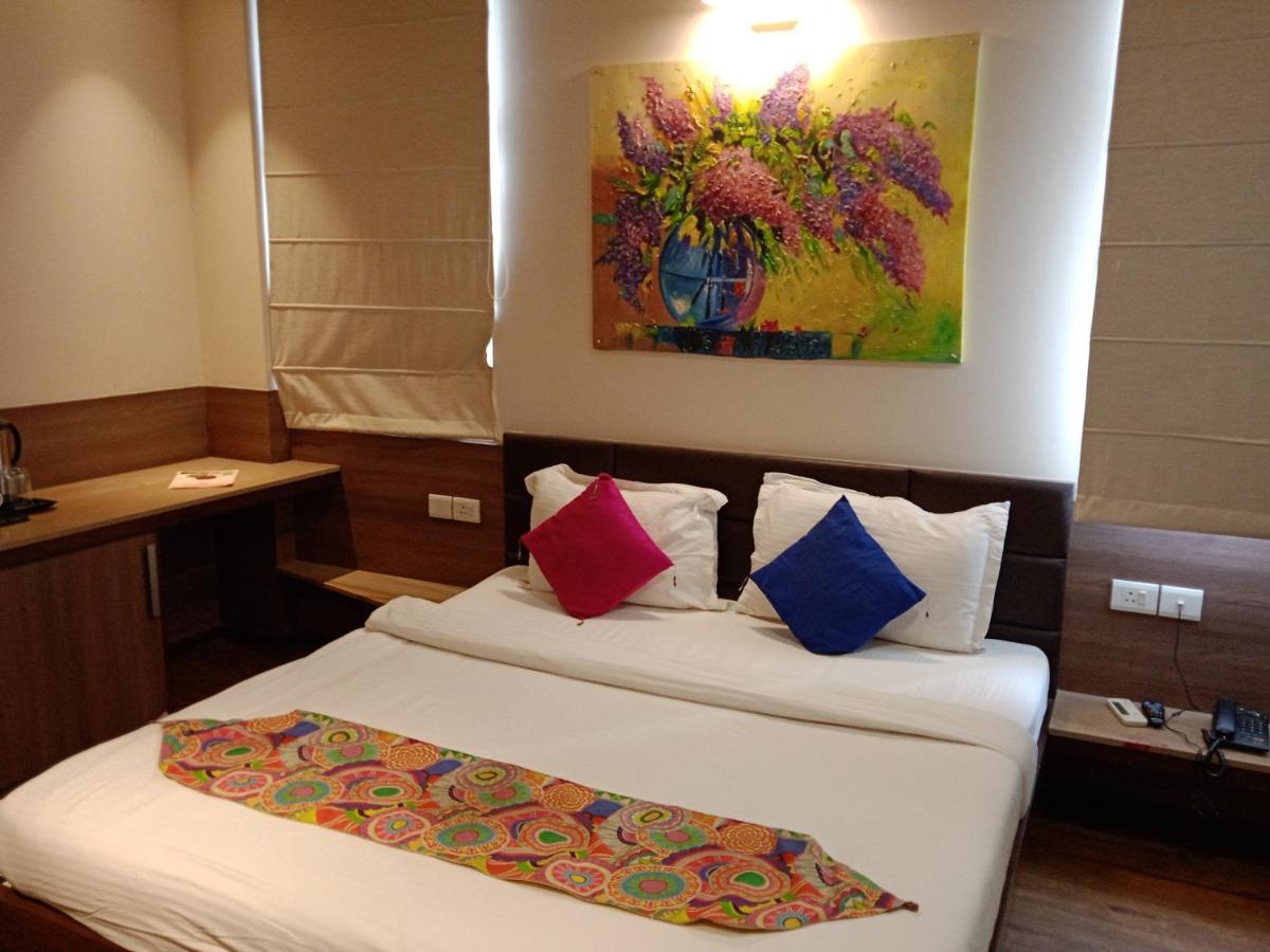 Fleur Hotel Jaipur Extérieur photo