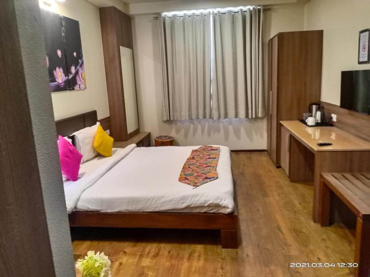 Fleur Hotel Jaipur Extérieur photo