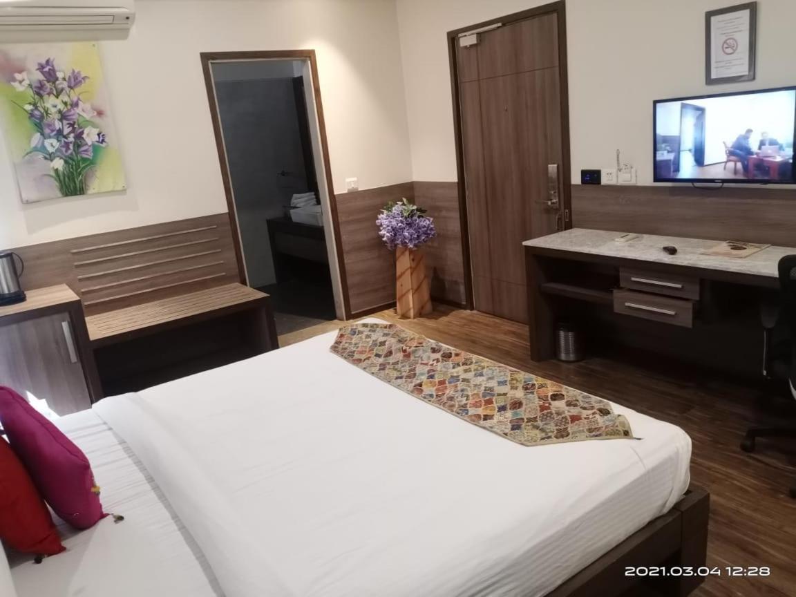 Fleur Hotel Jaipur Extérieur photo