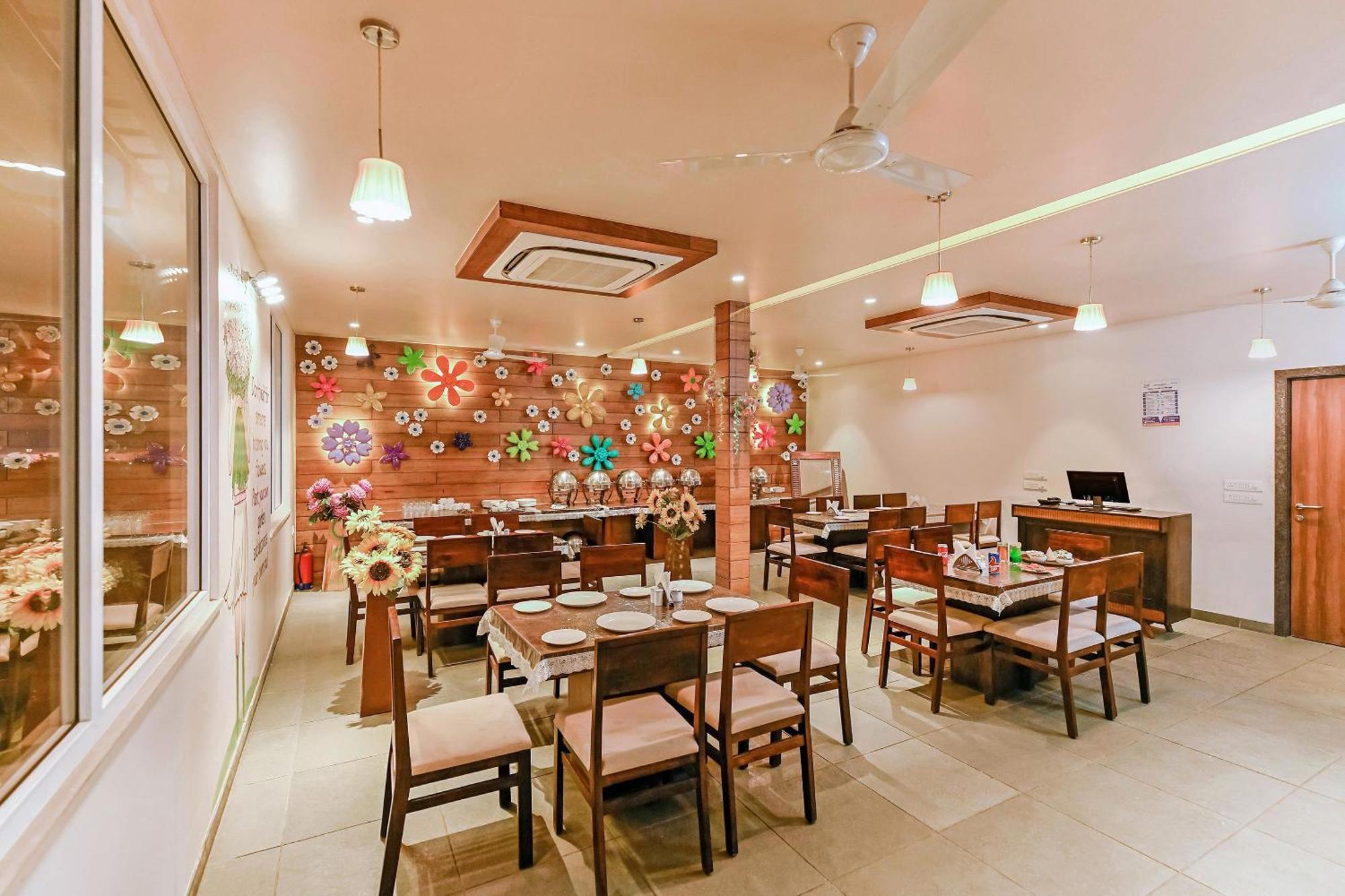 Fleur Hotel Jaipur Extérieur photo